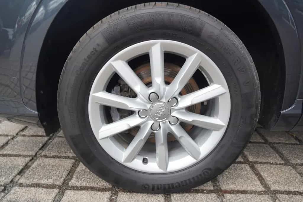 Audi Q3 1.4 TFSI sport LED Klimaaut. Sitzheizung AHK 05/2018-photo-29