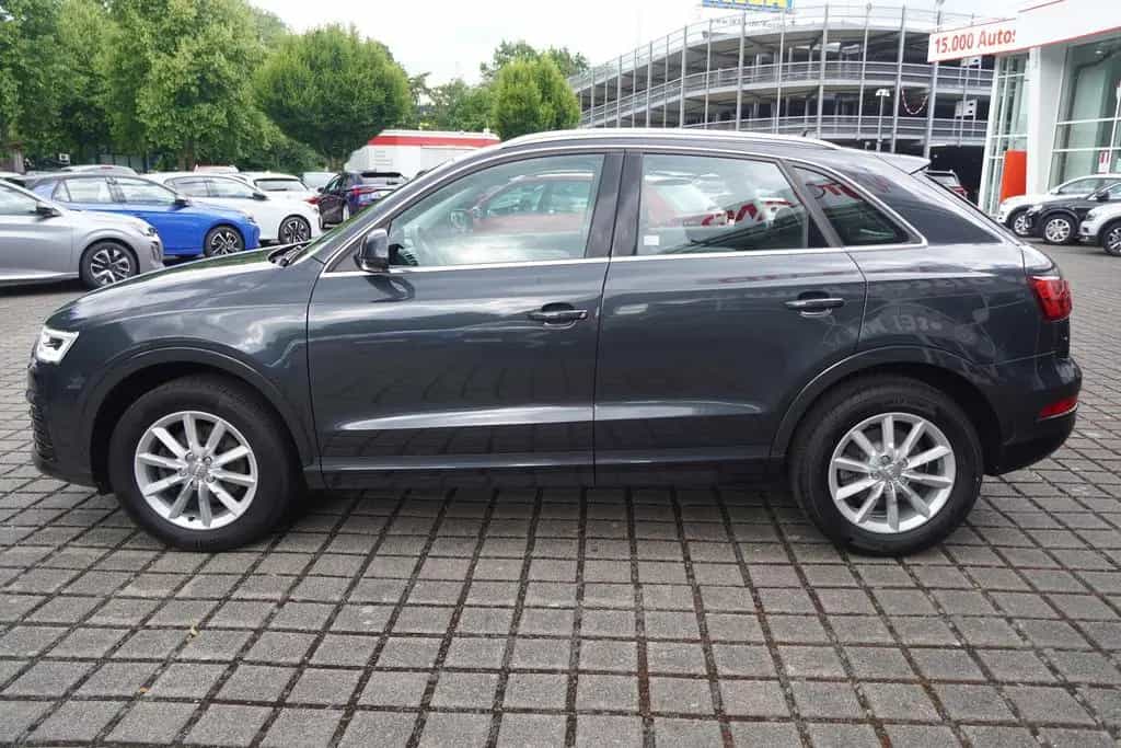 Audi Q3 1.4 TFSI sport LED Klimaaut. Sitzheizung AHK 05/2018-photo-7