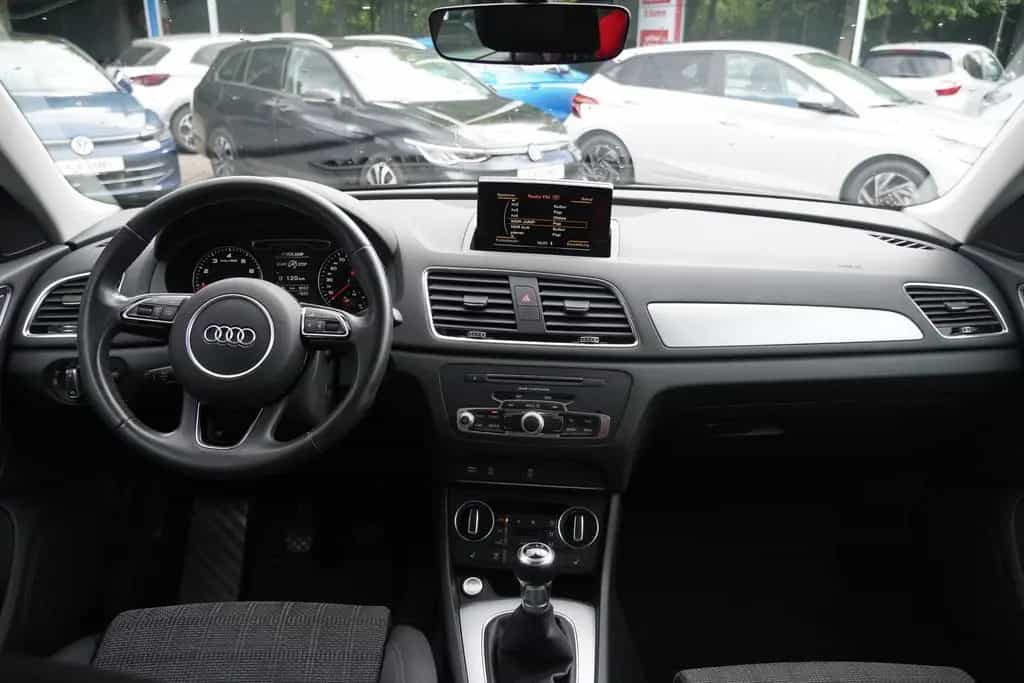 Audi Q3 1.4 TFSI sport LED Klimaaut. Sitzheizung AHK 05/2018-photo-8