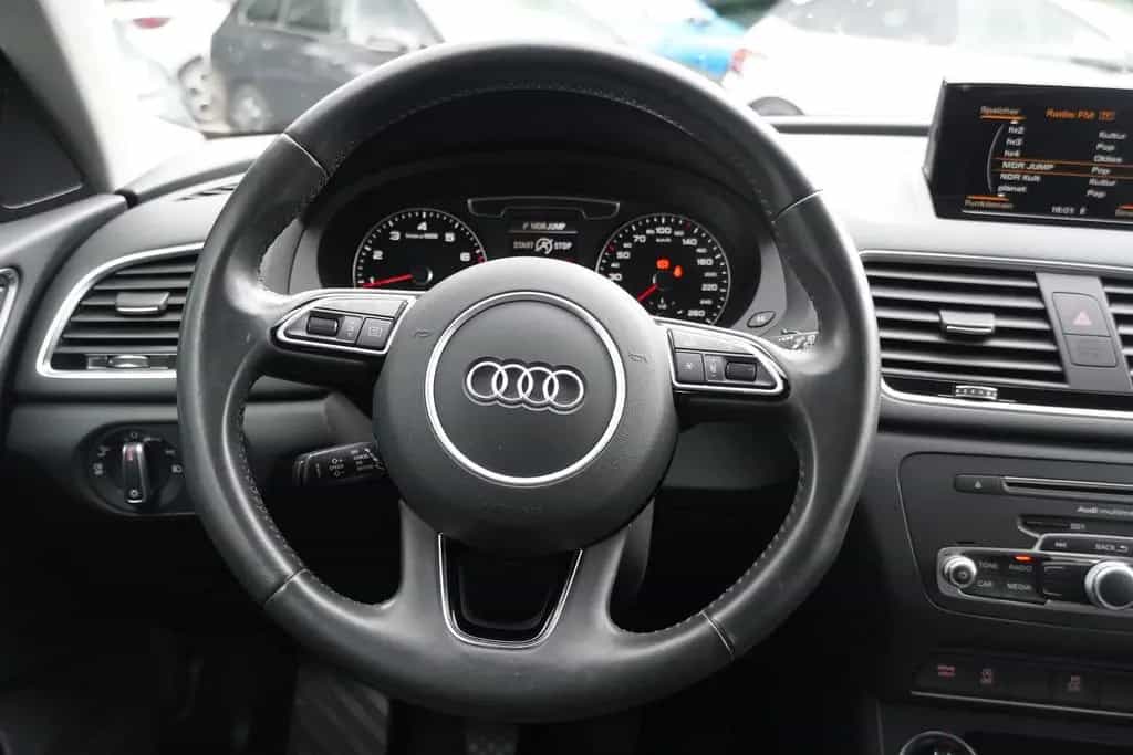 Audi Q3 1.4 TFSI sport LED Klimaaut. Sitzheizung AHK 05/2018-photo-9