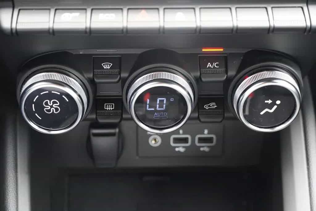 Renault Clio 1.3 TCE 140 Intens LED Android Apple DAB 09/2022-photo-14