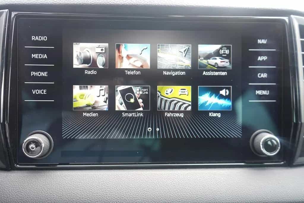 Skoda Karoq 1.5 TSI LED Kamera Sitzheizung 06/2024-photo-13