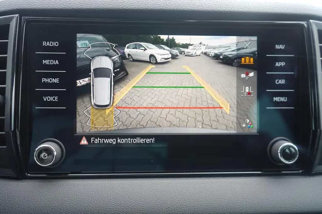 Skoda Karoq 1.5 TSI LED Kamera Sitzheizung 06/2024-photo-14