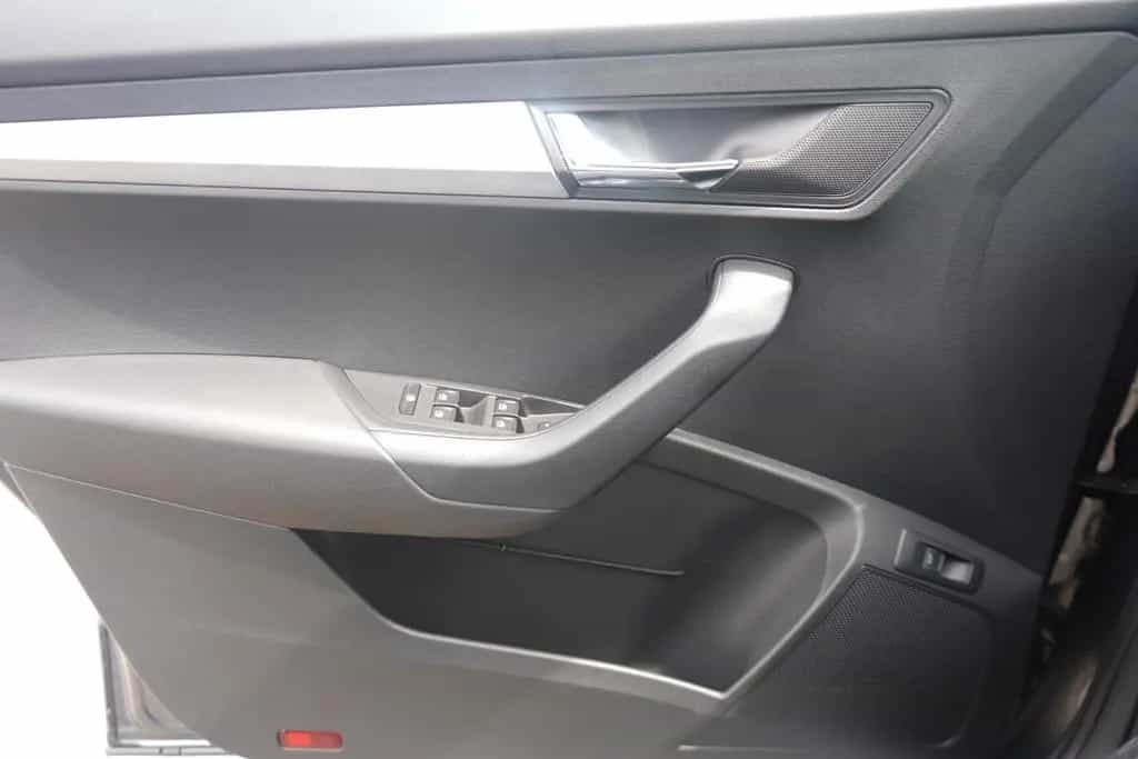 Skoda Karoq 1.5 TSI LED Kamera Sitzheizung 06/2024-photo-26