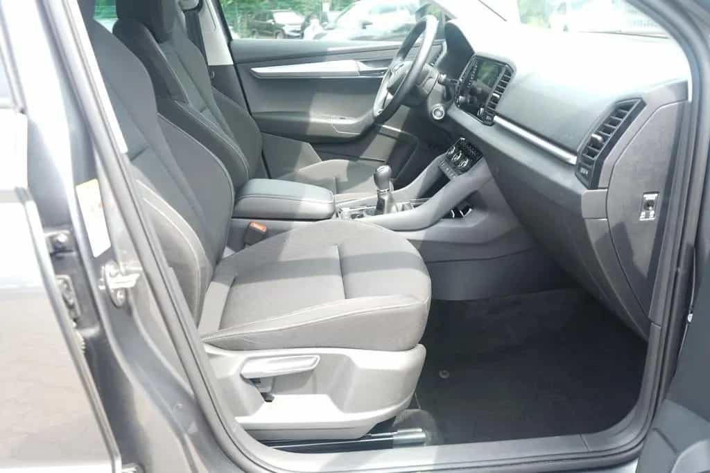Skoda Karoq 1.5 TSI LED Kamera Sitzheizung 06/2024-photo-28