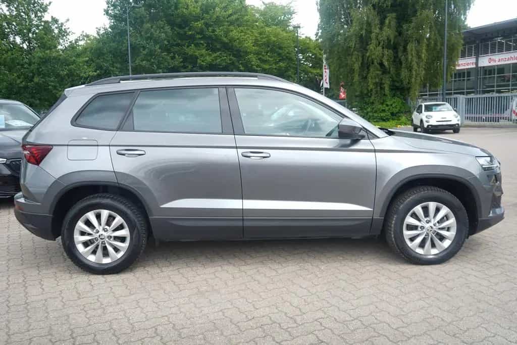 Skoda Karoq 1.5 TSI LED Kamera Sitzheizung 06/2024-photo-6