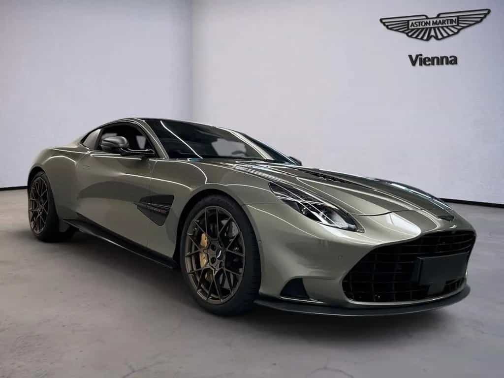 Aston Martin Vanquish Coupé | Titanium Grey | Carbon | B&W null-photo-1