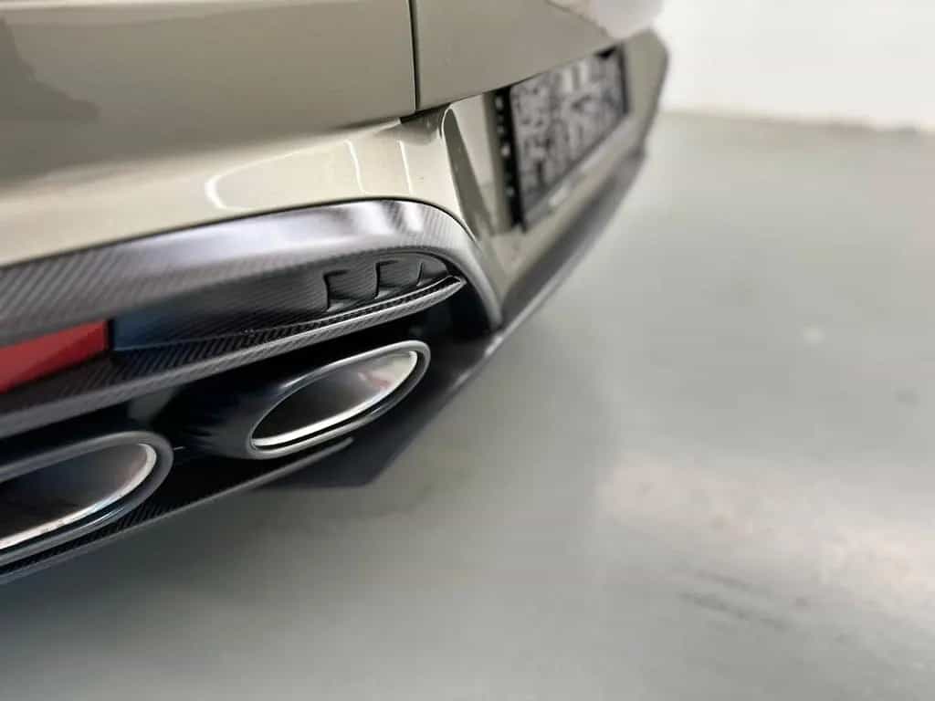 Aston Martin Vanquish Coupé | Titanium Grey | Carbon | B&W null-photo-16