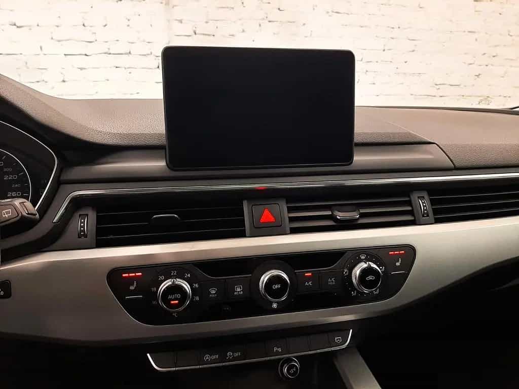 Audi A4 Avant Sport 1.4 TFSI S-tr. 85oookm PANO DACH 10/2017-photo-12