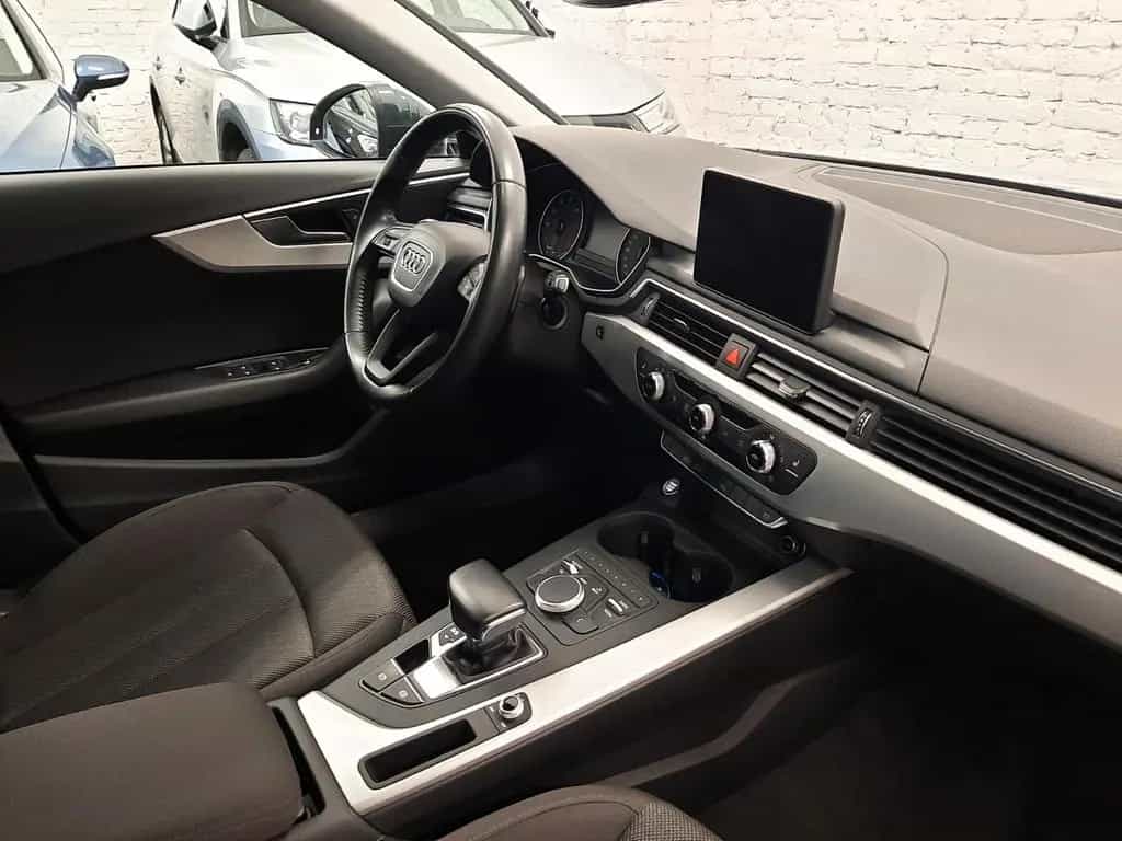 Audi A4 Avant Sport 1.4 TFSI S-tr. 85oookm PANO DACH 10/2017-photo-18