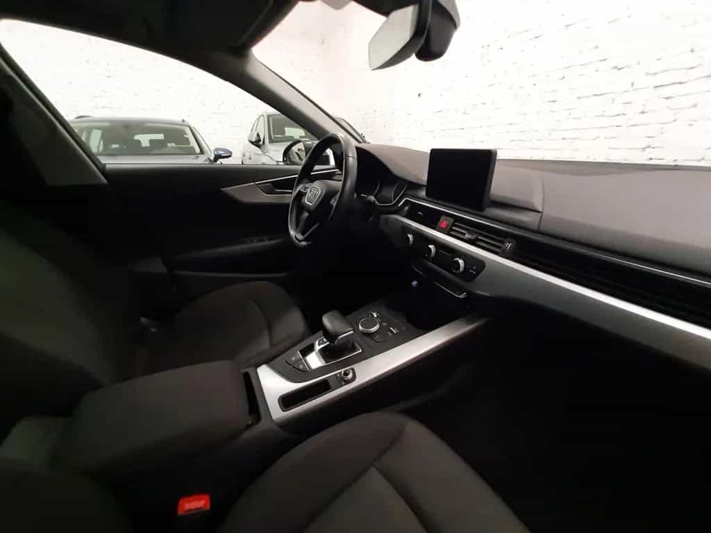 Audi A4 Avant Sport 1.4 TFSI S-tr. 85oookm PANO DACH 10/2017-photo-19