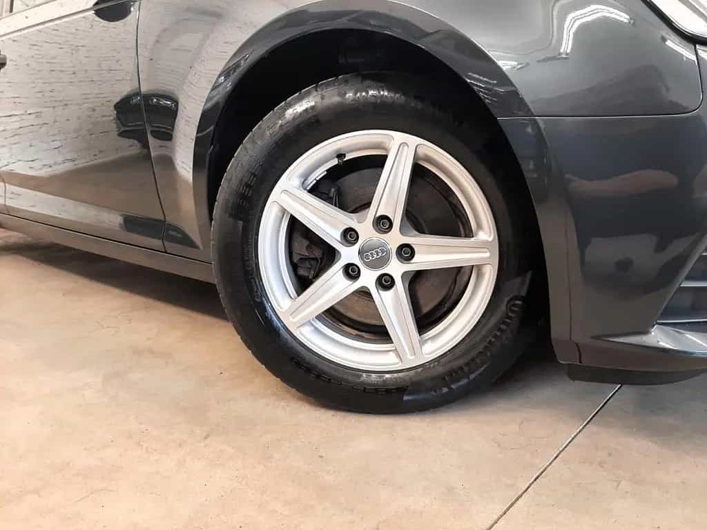 Audi A4 Avant Sport 1.4 TFSI S-tr. 85oookm PANO DACH 10/2017-photo-25
