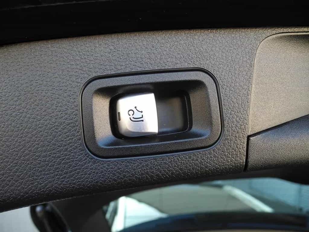 Mercedes-Benz C 200 T AMG-Line *Pano*AHK* Multibeam*Comand* 02/2020-photo-19