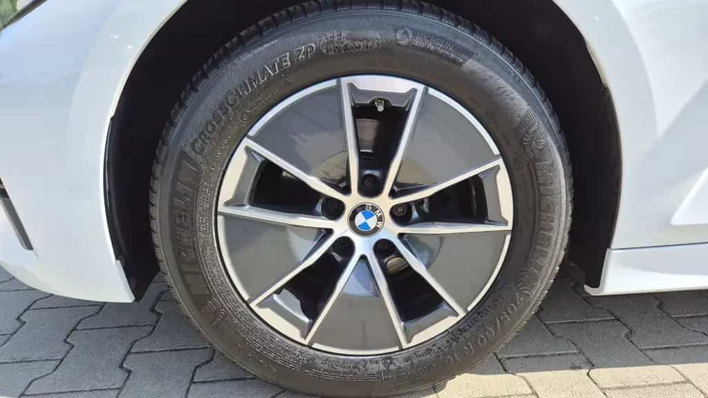BMW 318 Limousine 318 i Advantage*Navi*LED*ACC 09/2021-photo-2