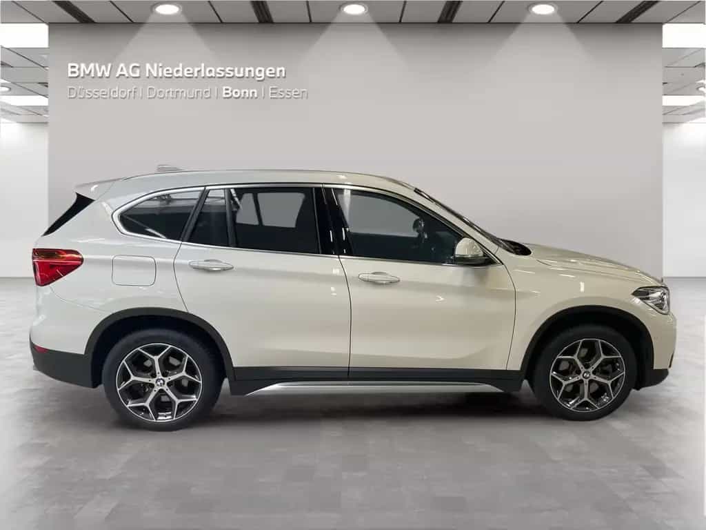 BMW X1 xDrive20d Navi AHK Kamera Pano.Dach HiFi LED 03/2019-photo-3