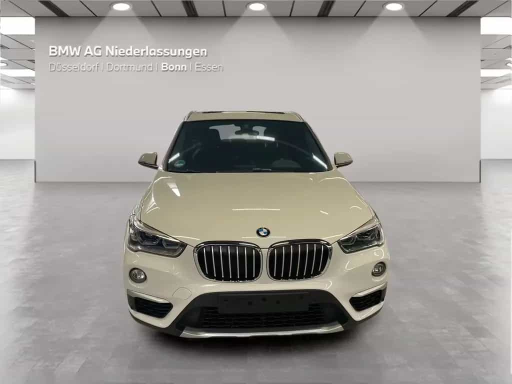 BMW X1 xDrive20d Navi AHK Kamera Pano.Dach HiFi LED 03/2019-photo-4