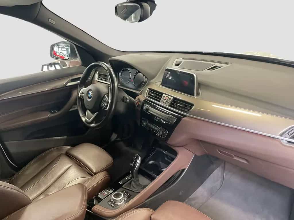 BMW X1 xDrive20d Navi AHK Kamera Pano.Dach HiFi LED 03/2019-photo-6