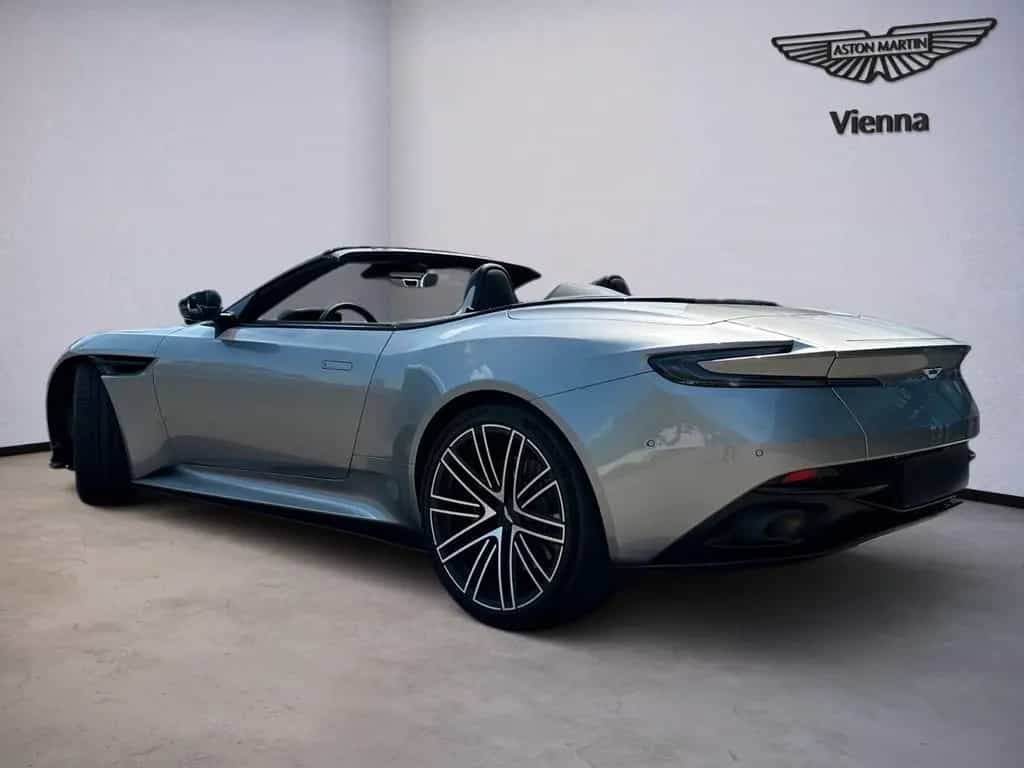 Aston Martin DB12 Volante / B&W / Full PPF / CF Interior 04/2025-photo-3