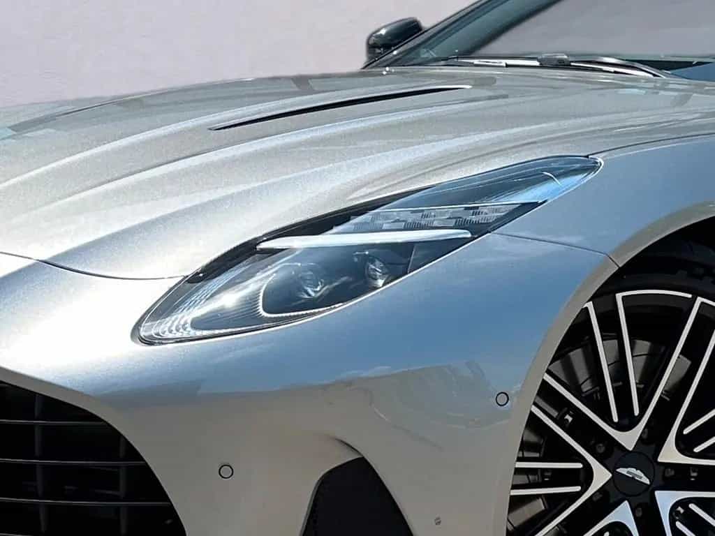 Aston Martin DB12 Volante / B&W / Full PPF / CF Interior 04/2025-photo-4