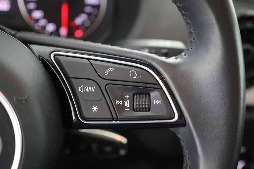 Audi Q2 1.0 TFSI Ultra Navi Sitzheizung Bluetooth USB 01/2018-photo-17