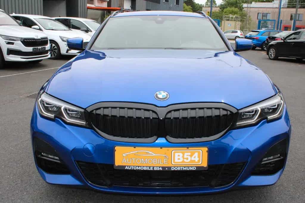 BMW 320 Touring 320 d xDrive M Sport/NAVI/PANO/HEAD-UP/ 01/2022-photo-1