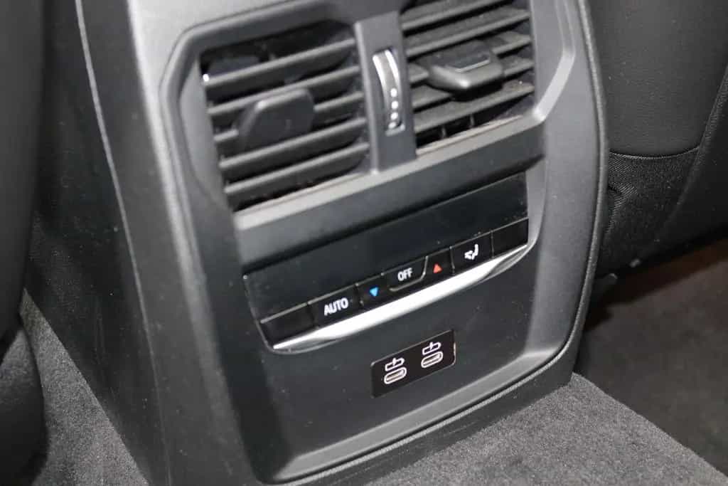 BMW 320 Touring 320 d xDrive M Sport/NAVI/PANO/HEAD-UP/ 01/2022-photo-23