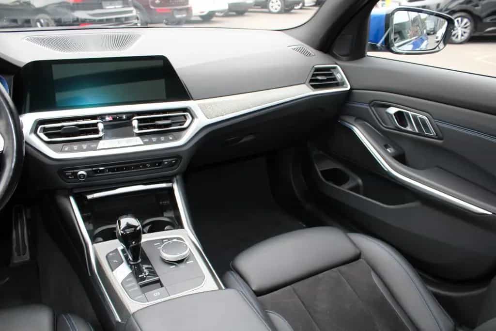 BMW 320 Touring 320 d xDrive M Sport/NAVI/PANO/HEAD-UP/ 01/2022-photo-24