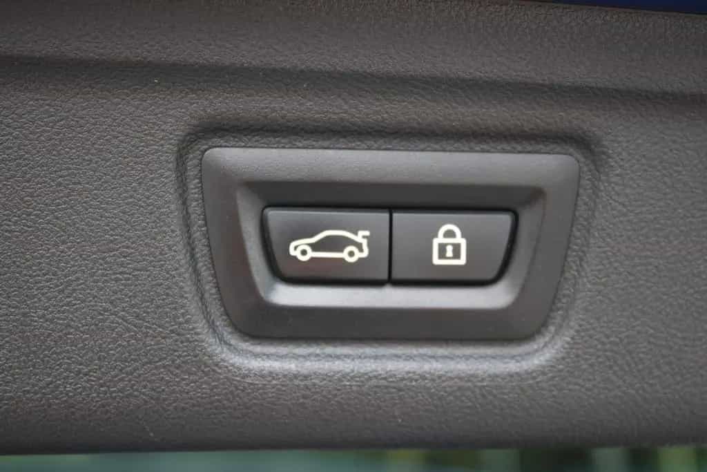 BMW 320 Touring 320 d xDrive M Sport/NAVI/PANO/HEAD-UP/ 01/2022-photo-30