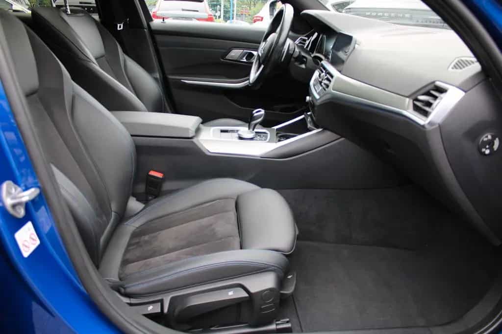 BMW 320 Touring 320 d xDrive M Sport/NAVI/PANO/HEAD-UP/ 01/2022-photo-33