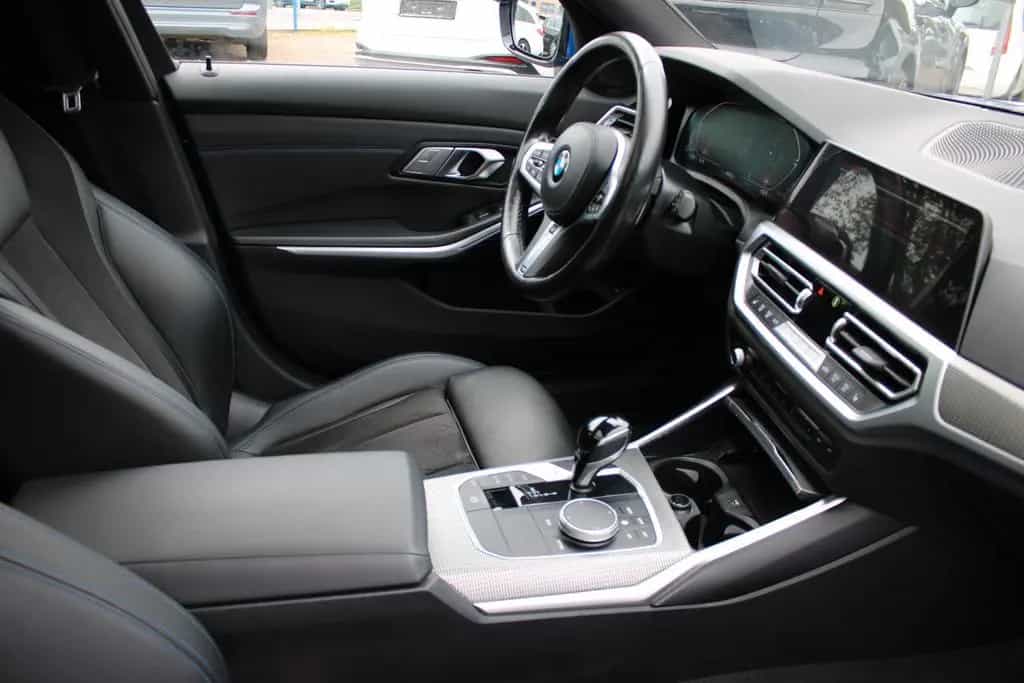 BMW 320 Touring 320 d xDrive M Sport/NAVI/PANO/HEAD-UP/ 01/2022-photo-34
