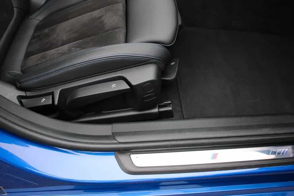 BMW 320 Touring 320 d xDrive M Sport/NAVI/PANO/HEAD-UP/ 01/2022-photo-36