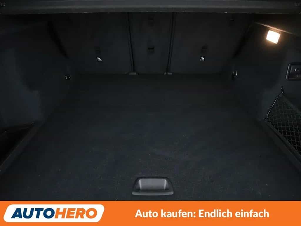 BMW X1 sDrive 20i xLine Aut.*NAVI*TEMPO*SHZ*PDC* 02/2019-photo-17