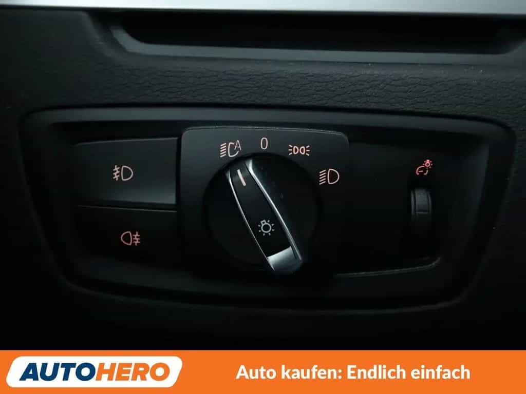 BMW X1 sDrive 20i xLine Aut.*NAVI*TEMPO*SHZ*PDC* 02/2019-photo-24
