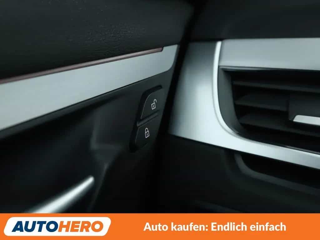 BMW X1 sDrive 20i xLine Aut.*NAVI*TEMPO*SHZ*PDC* 02/2019-photo-28