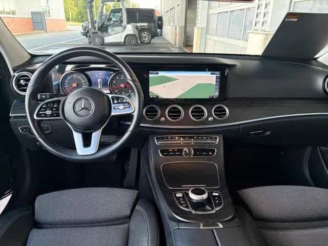 Mercedes-Benz E 200 T 4M AVANTGARDE AHK SHD LED Kamera Totwink 11/2018-photo-1
