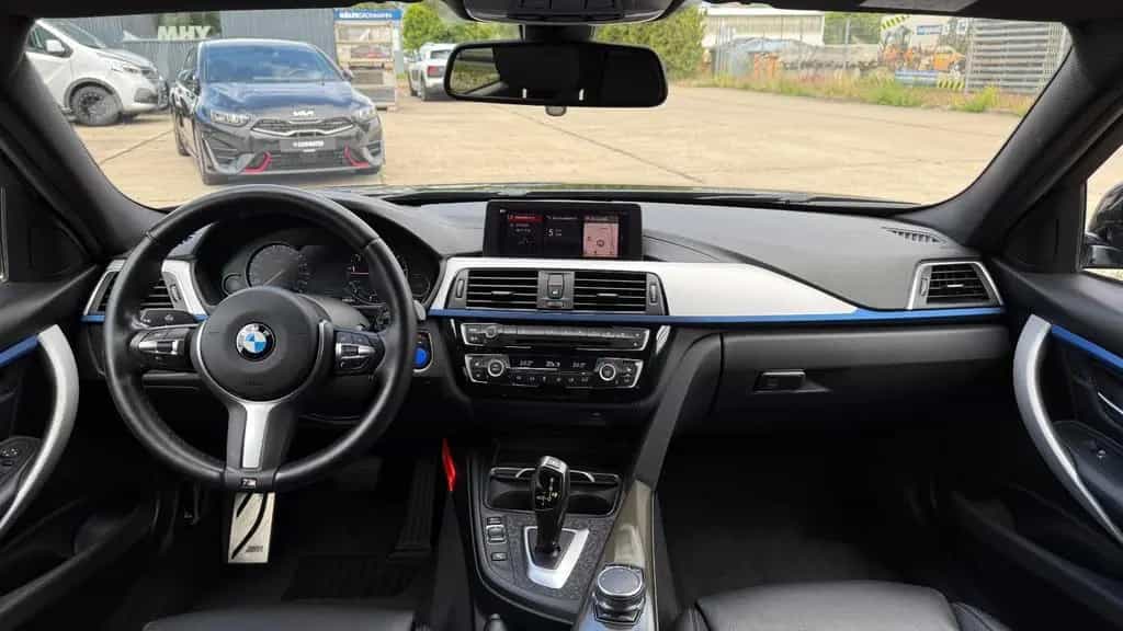 BMW 320 i Touring M Sport LED AHK Lenkradheizung SHZ 11/2018-photo-18
