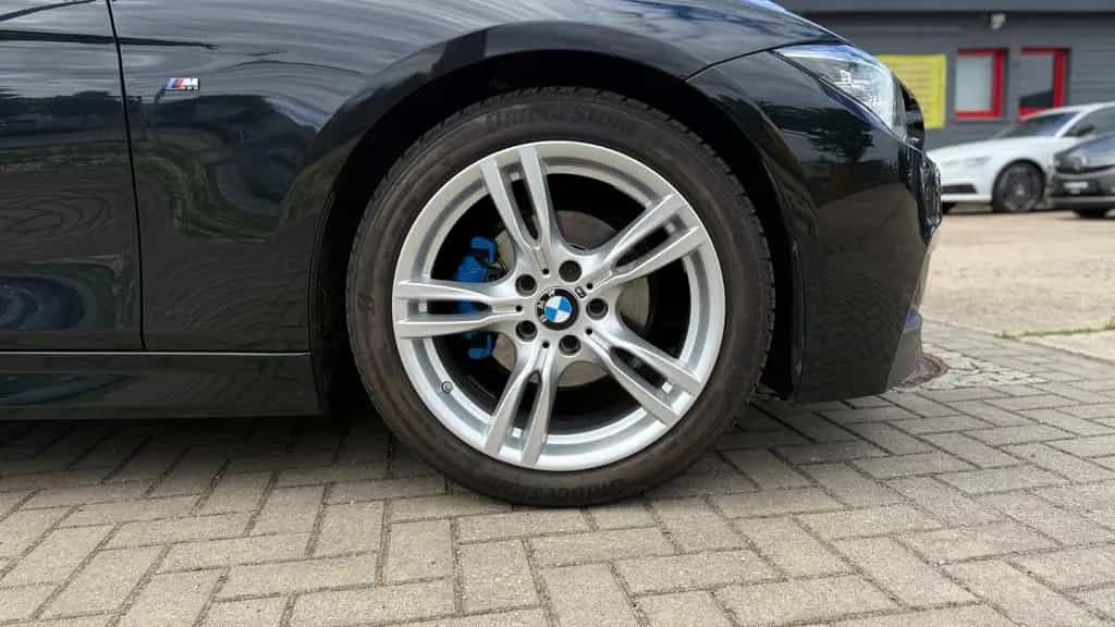 BMW 320 i Touring M Sport LED AHK Lenkradheizung SHZ 11/2018-photo-2