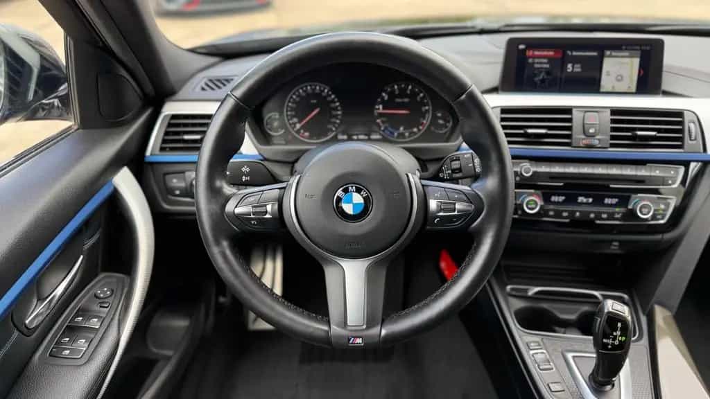 BMW 320 i Touring M Sport LED AHK Lenkradheizung SHZ 11/2018-photo-20