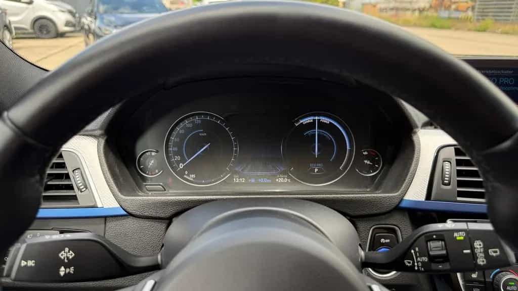 BMW 320 i Touring M Sport LED AHK Lenkradheizung SHZ 11/2018-photo-24