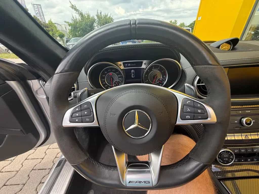 Mercedes-Benz SL 63 AMG Performance 03/2017-photo-22