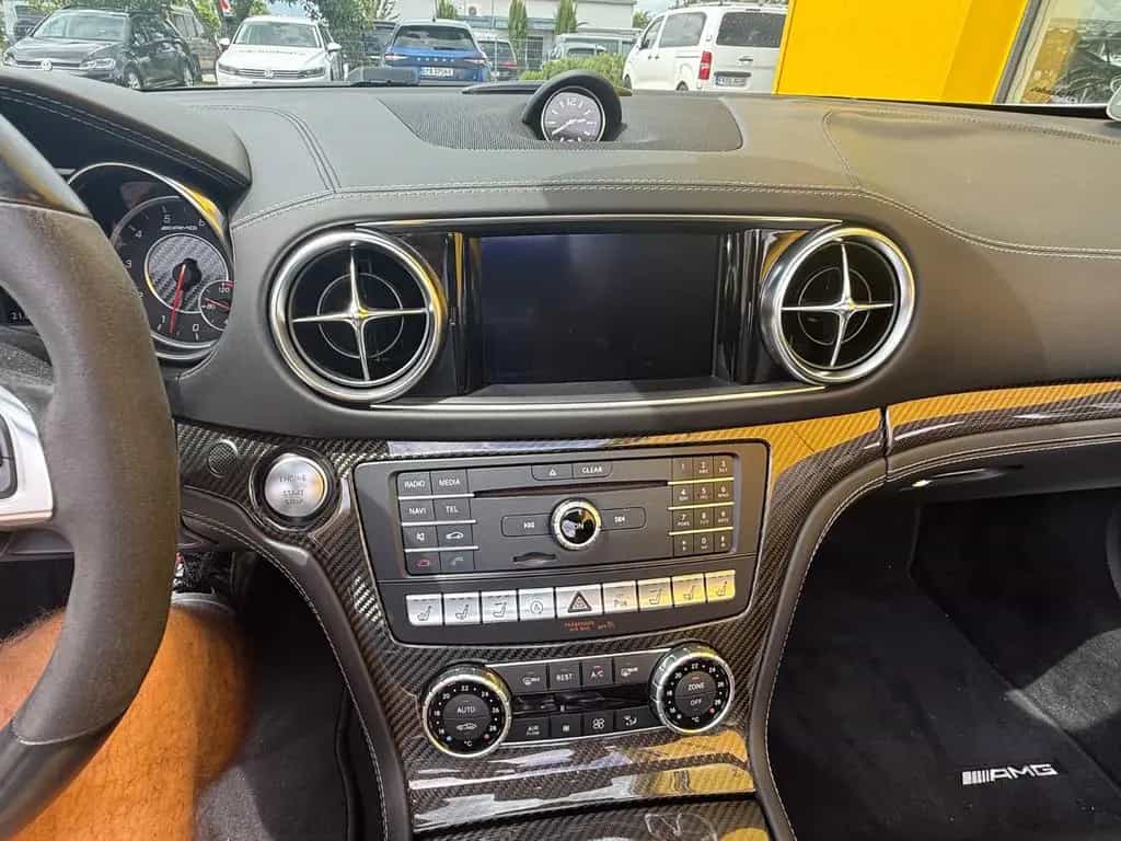 Mercedes-Benz SL 63 AMG Performance 03/2017-photo-25