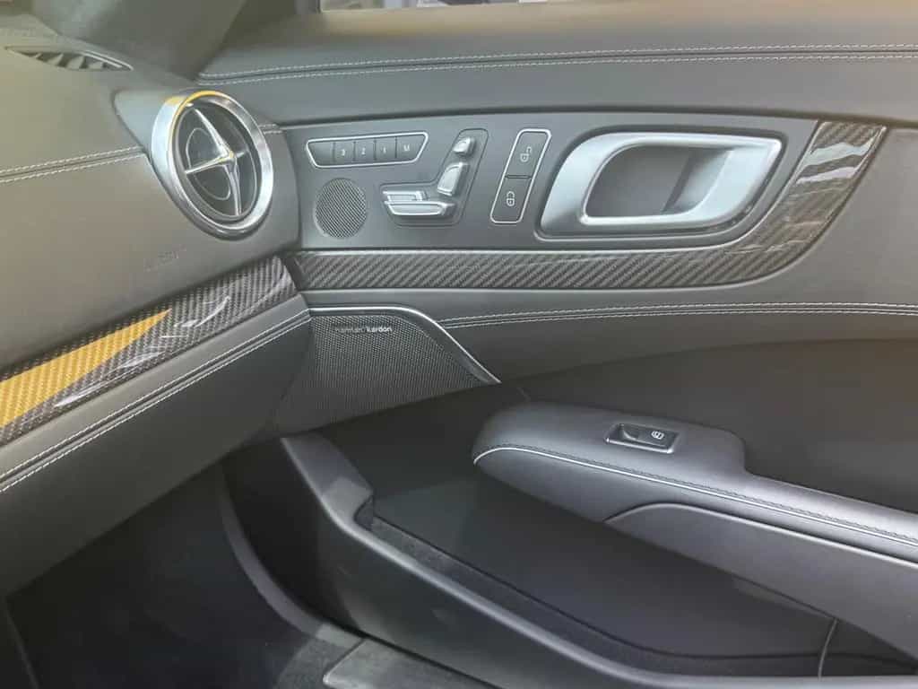 Mercedes-Benz SL 63 AMG Performance 03/2017-photo-29