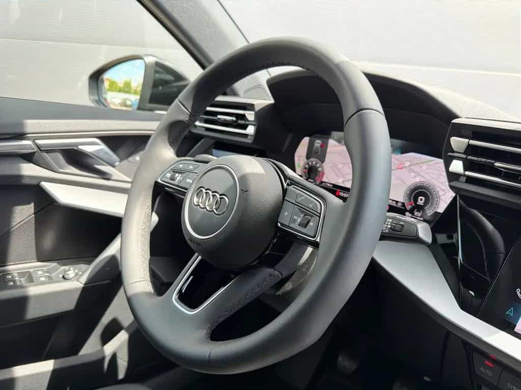 Audi A3 Sportback TFSI advanced LED KAMERA SHZ NAVI+ 10/2025-photo-13
