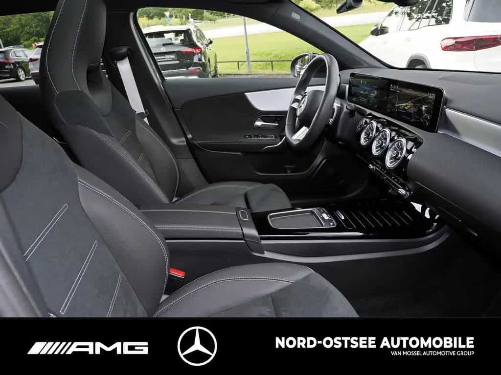 Mercedes-Benz A 200 SPECIAL EDITION ADV.+ KAM PANO MBUX NIGHT 10/2025-photo-10