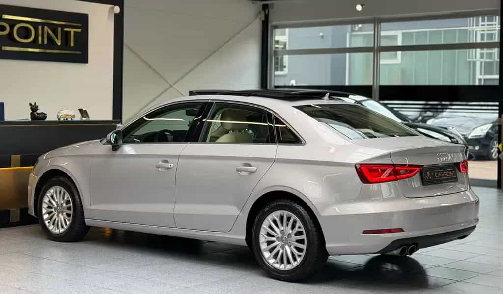 Audi A3 Limousine 1.4 TFSI Ultra / LED / PANORAMA / 12/2015-photo-5