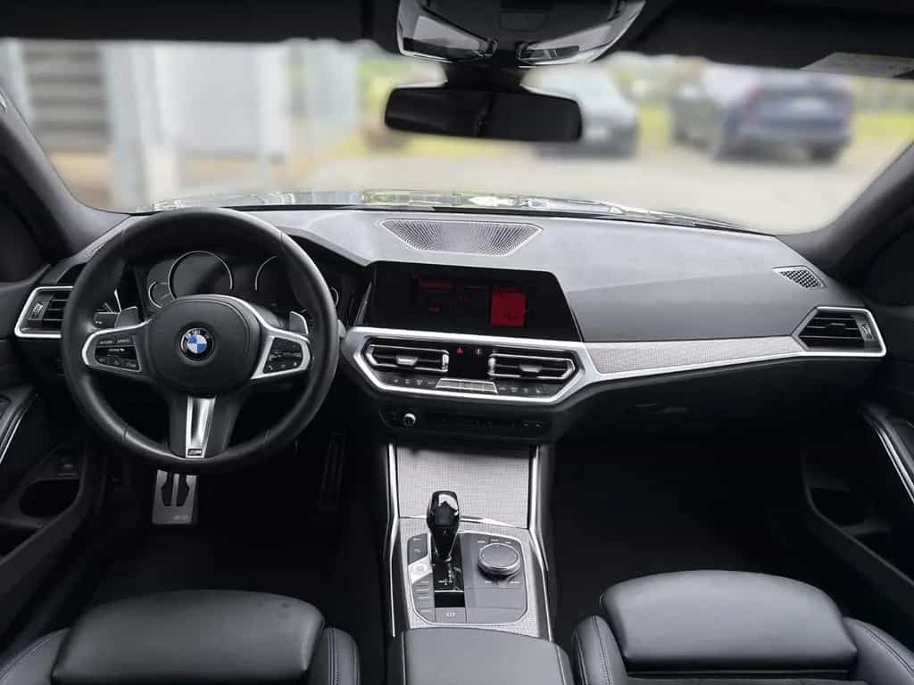 BMW 320 d Touring M Sport AHK Navi DAB LMR 07/2020-photo-5