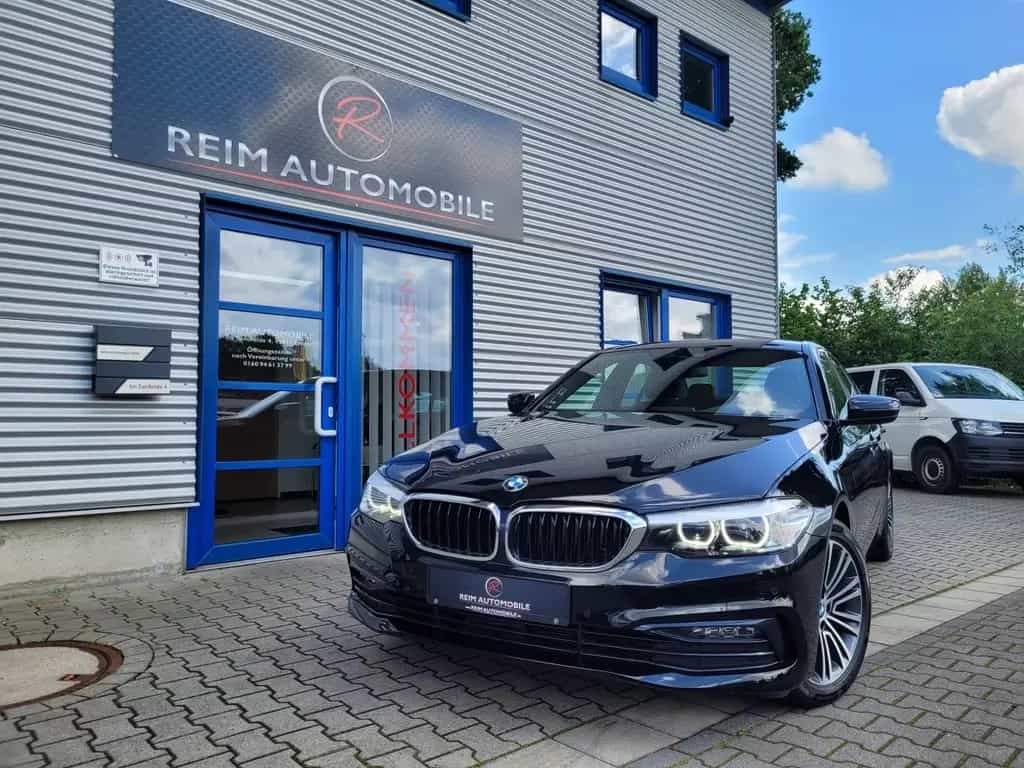 BMW 520 d Sport Line *KAMERA*SHZ*LED*NAVI* 03/2019-photo-0