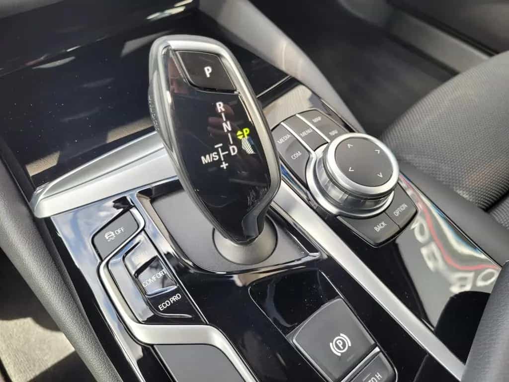 BMW 520 d Sport Line *KAMERA*SHZ*LED*NAVI* 03/2019-photo-18