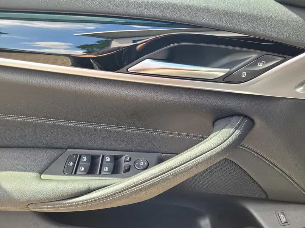 BMW 520 d Sport Line *KAMERA*SHZ*LED*NAVI* 03/2019-photo-19