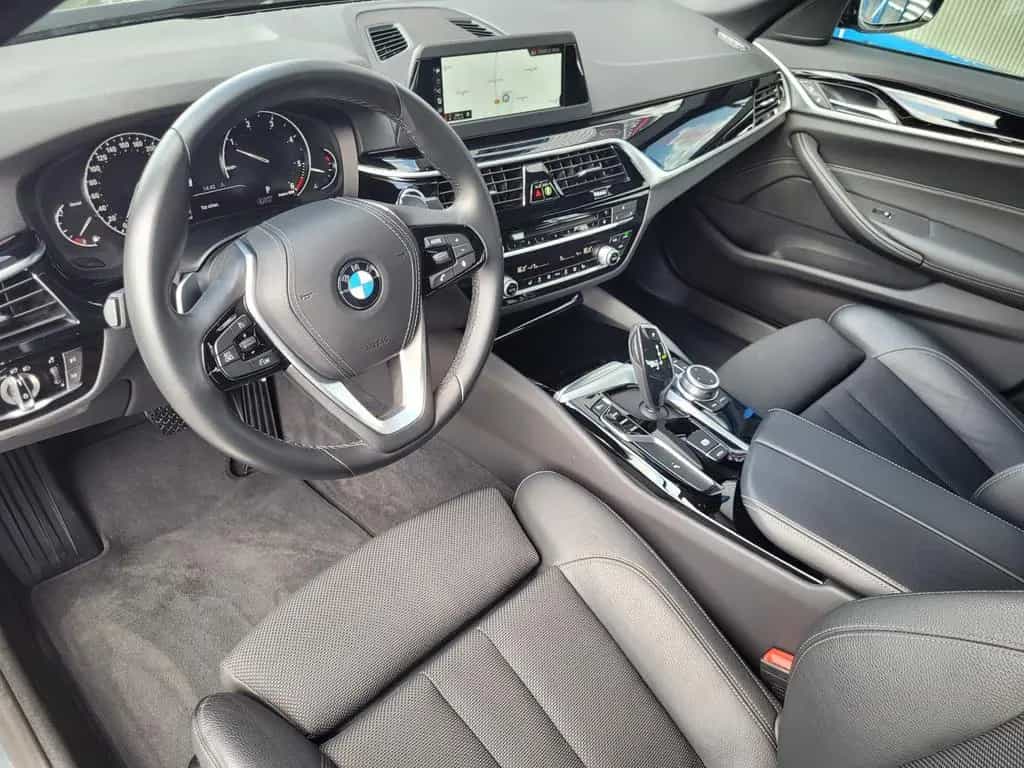 BMW 520 d Sport Line *KAMERA*SHZ*LED*NAVI* 03/2019-photo-9